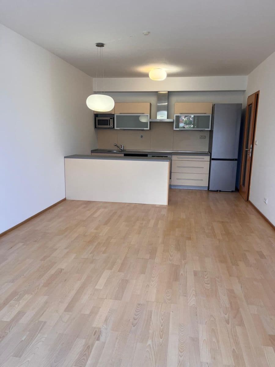 Prenájom bytu 2-izbový 58 m², Naardenská, Praha, Praha Prenájom bytu 2-izbový 58 m², Naardenská, Praha, Praha