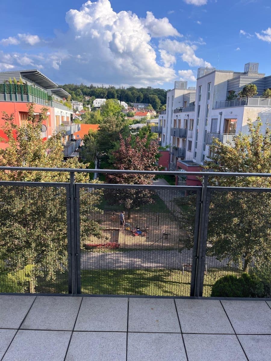 Prenájom bytu 2-izbový 58 m², Naardenská, Praha, Praha Prenájom bytu 2-izbový 58 m², Naardenská, Praha, Praha