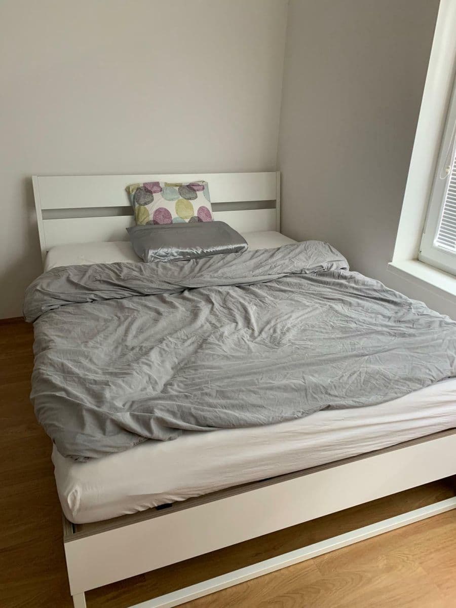 Prenájom bytu 1-izbový 34 m², Sazovická, Praha, Praha Prenájom bytu 1-izbový 34 m², Sazovická, Praha, Praha