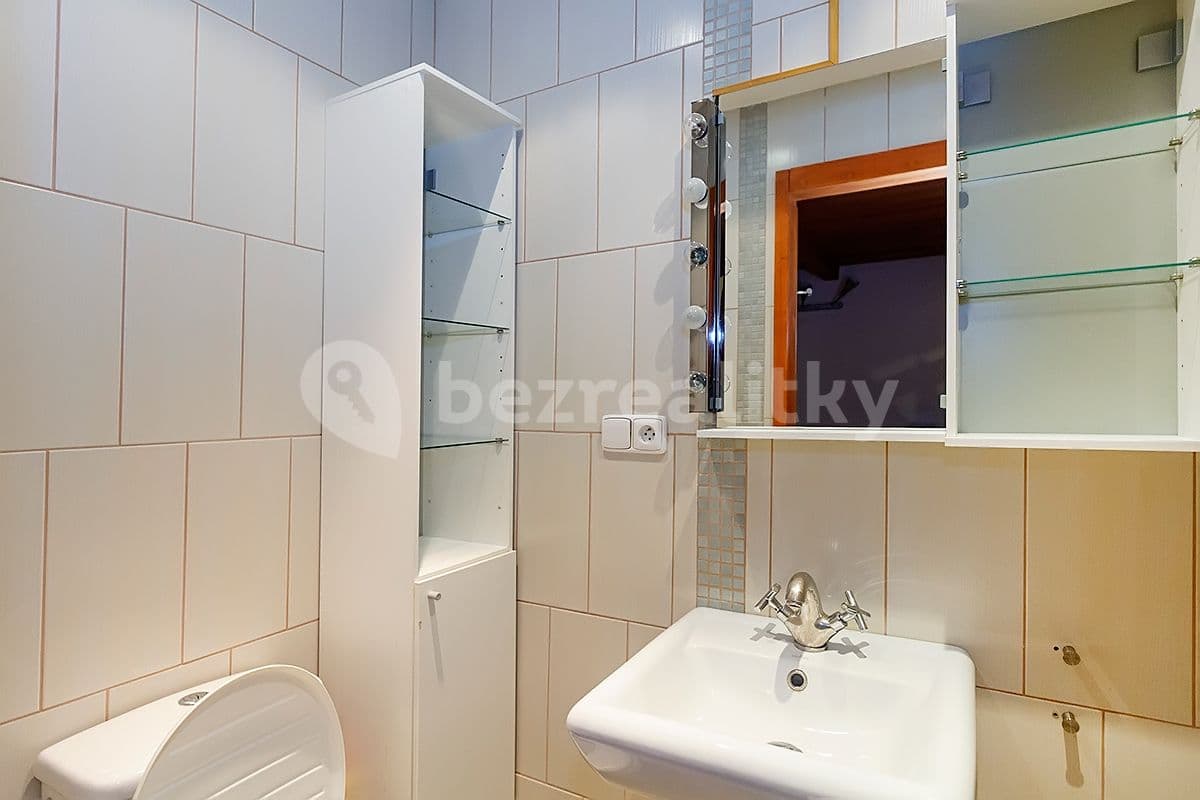 Prenájom bytu Garsoniéra 24 m², Pernerova, Praha, Praha Prenájom bytu Garsoniéra 24 m², Pernerova, Praha, Praha