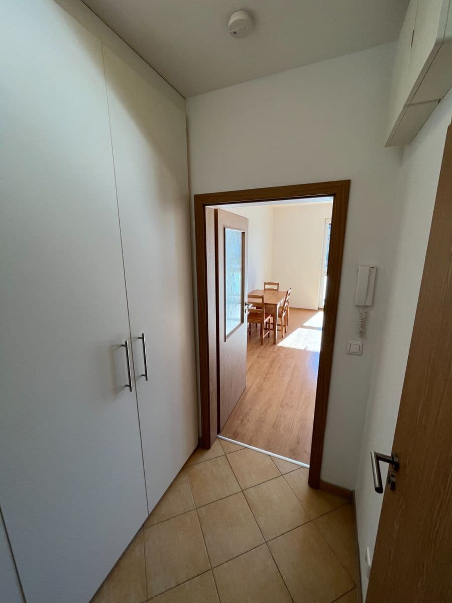 Prenájom bytu 1-izbový 33 m², Švihovská, Praha, Praha Prenájom bytu 1-izbový 33 m², Švihovská, Praha, Praha