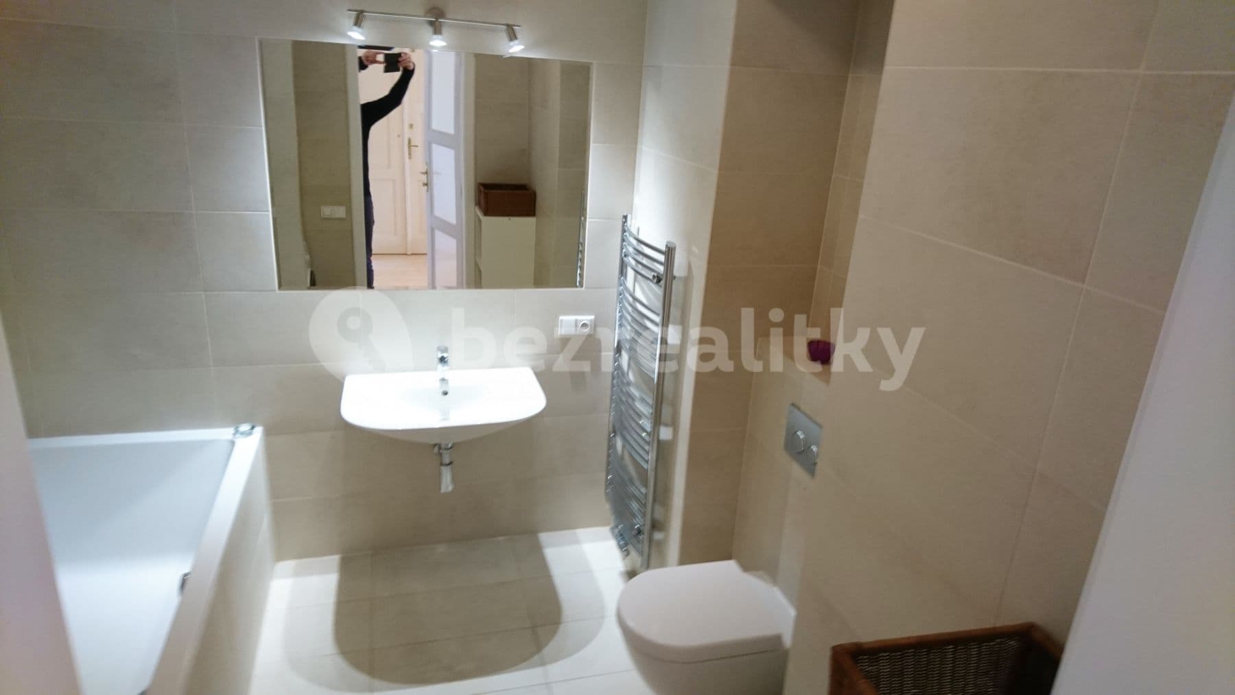 Prenájom bytu 2-izbový 81 m², Lužická, Praha, Praha Prenájom bytu 2-izbový 81 m², Lužická, Praha, Praha