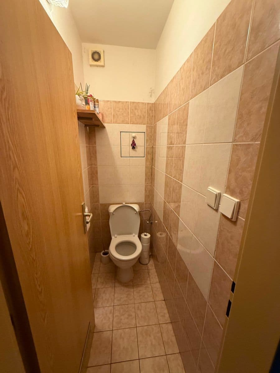 Prenájom bytu 2-izbový 65 m², Jeronýmova, Liberec, Liberecký kraj Prenájom bytu 2-izbový 65 m², Jeronýmova, Liberec, Liberecký kraj