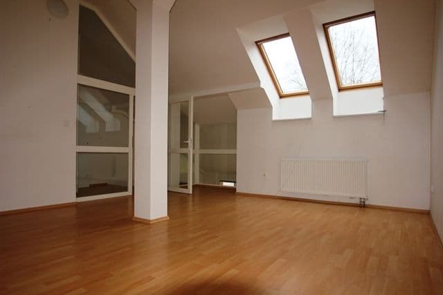 Prenájom bytu 2-izbový 80 m², Pražská třída, Hradec Králové, Královéhradecký kraj Prenájom bytu 2-izbový 80 m², Pražská třída, Hradec Králové, Královéhradecký kraj