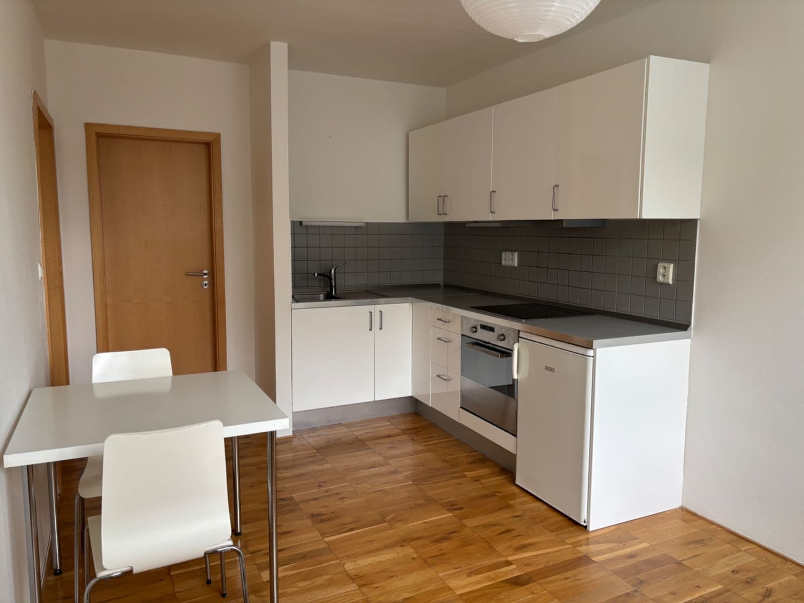Prenájom bytu 2-izbový 32 m², Nechvílova, Praha, Praha Prenájom bytu 2-izbový 32 m², Nechvílova, Praha, Praha