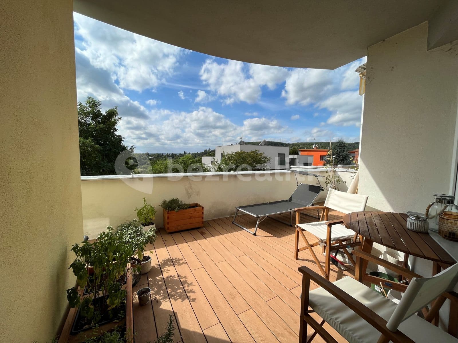 Prenájom bytu 4-izbový 110 m², Azurová, Brno, Jihomoravský kraj Prenájom bytu 4-izbový 110 m², Azurová, Brno, Jihomoravský kraj