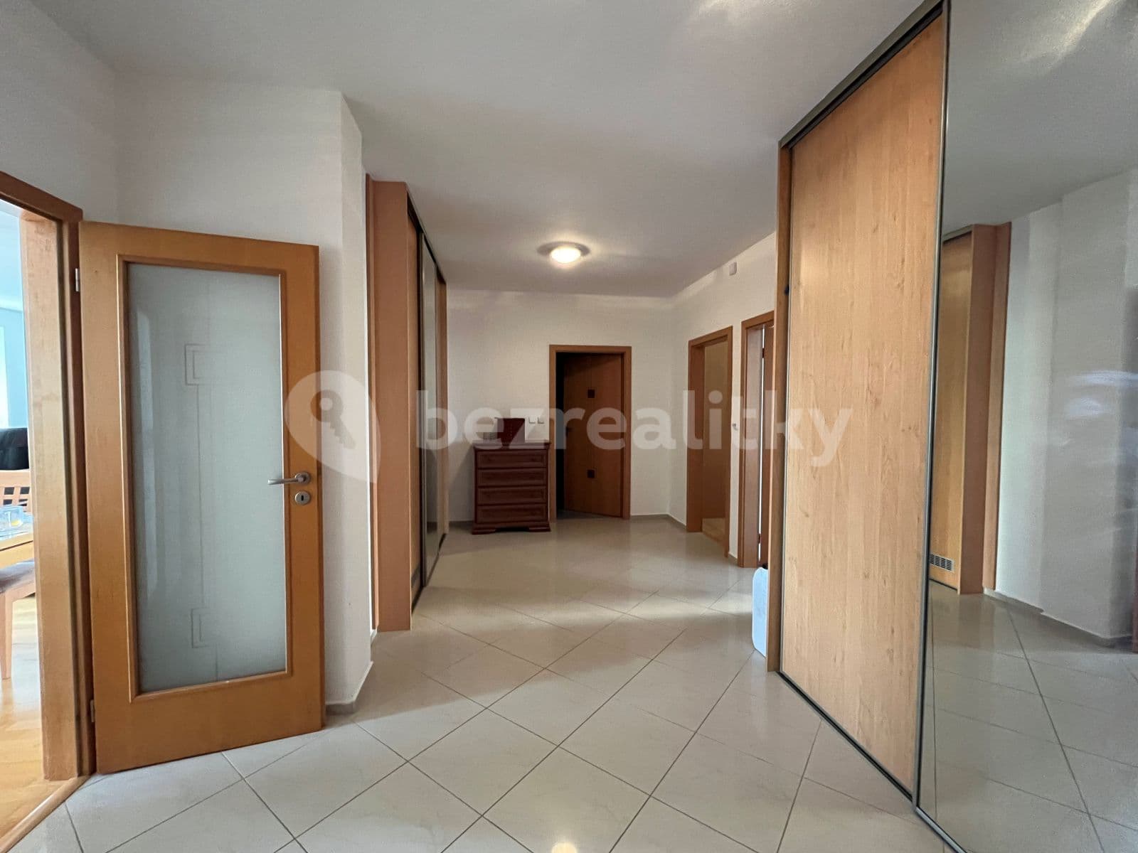 Prenájom bytu 4-izbový 110 m², Azurová, Brno, Jihomoravský kraj Prenájom bytu 4-izbový 110 m², Azurová, Brno, Jihomoravský kraj