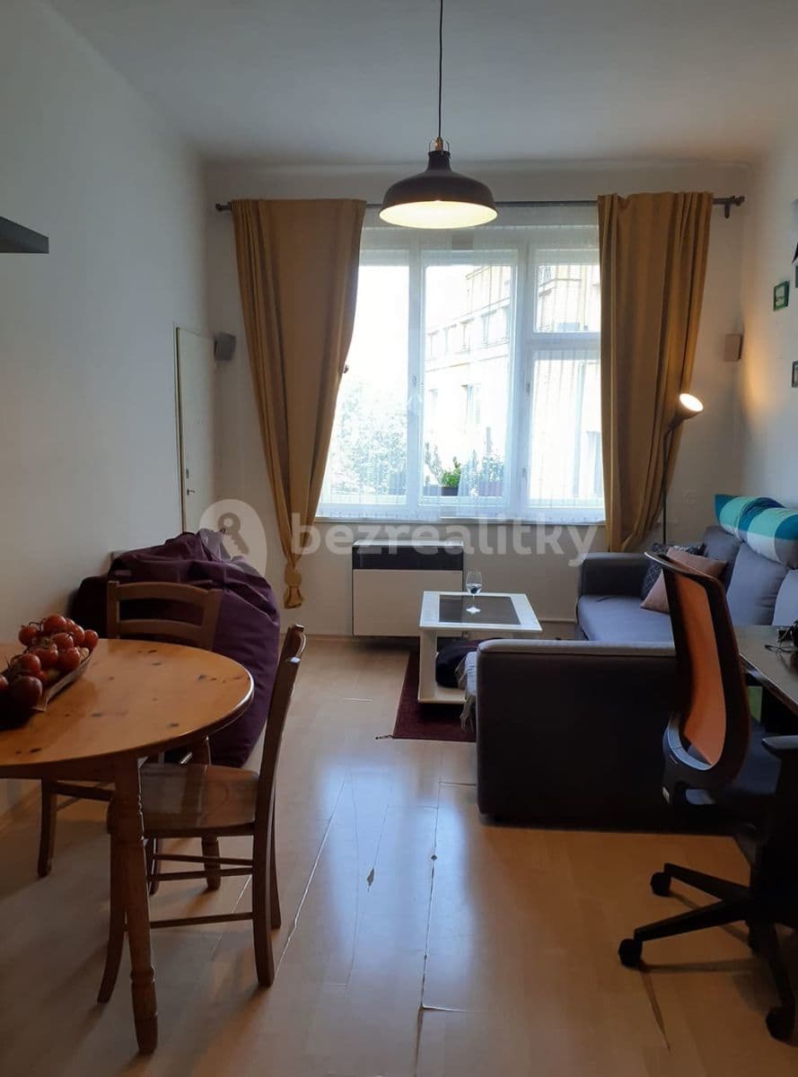 Prenájom bytu 2-izbový 38 m², Sámova, Praha, Praha Prenájom bytu 2-izbový 38 m², Sámova, Praha, Praha