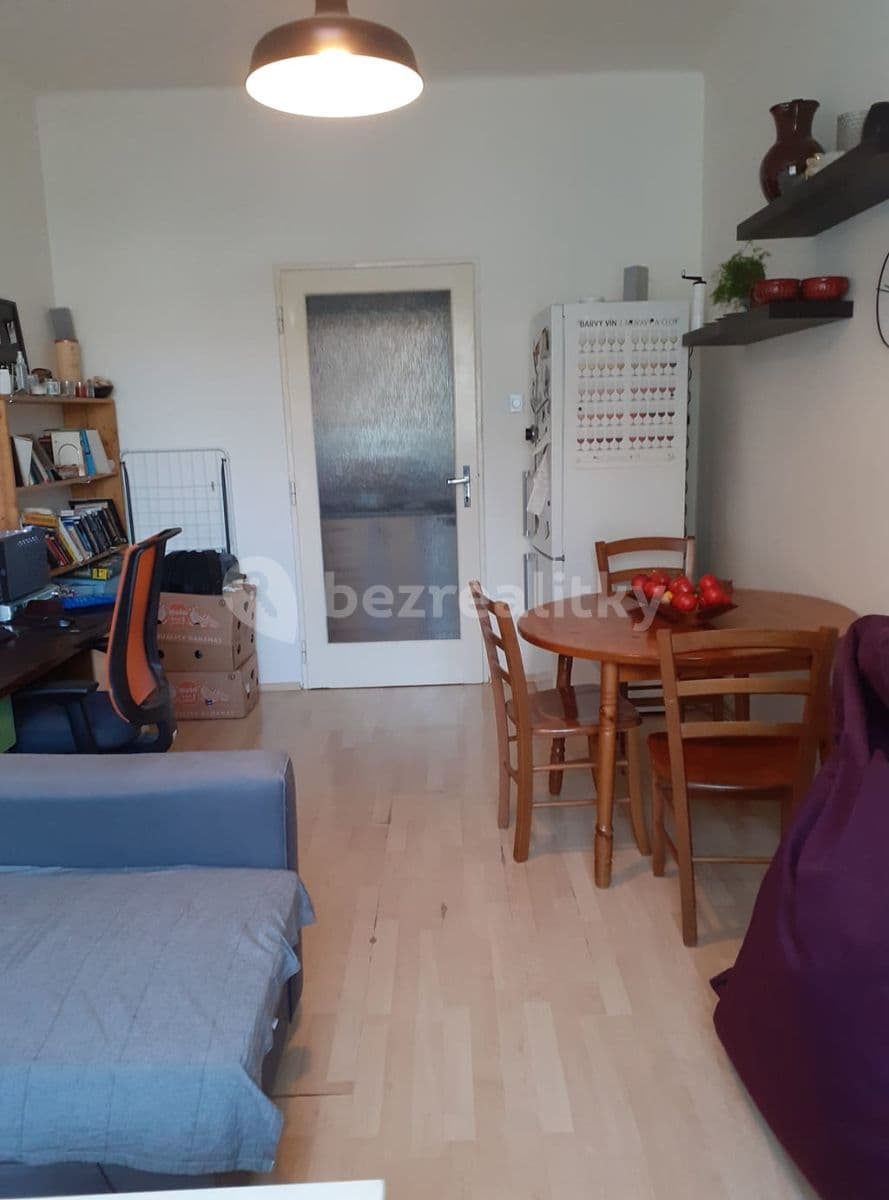 Prenájom bytu 2-izbový 38 m², Sámova, Praha, Praha Prenájom bytu 2-izbový 38 m², Sámova, Praha, Praha