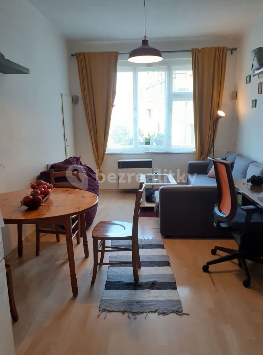 Prenájom bytu 2-izbový 38 m², Sámova, Praha, Praha Prenájom bytu 2-izbový 38 m², Sámova, Praha, Praha