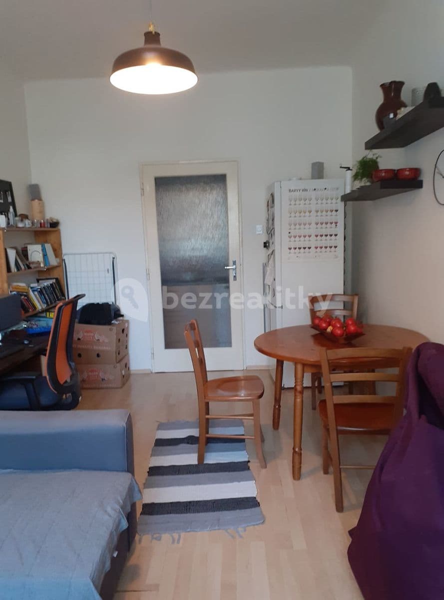 Prenájom bytu 2-izbový 38 m², Sámova, Praha, Praha Prenájom bytu 2-izbový 38 m², Sámova, Praha, Praha