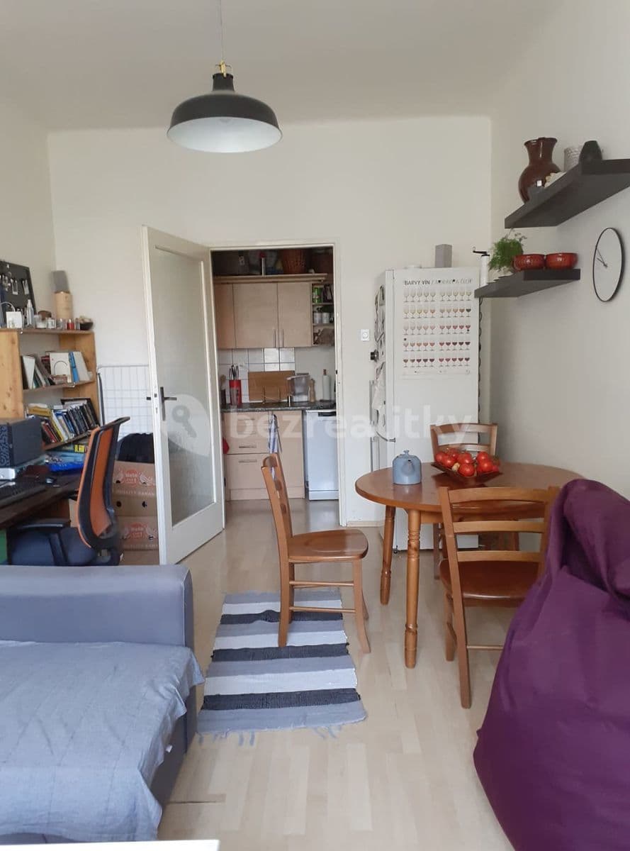 Prenájom bytu 2-izbový 38 m², Sámova, Praha, Praha Prenájom bytu 2-izbový 38 m², Sámova, Praha, Praha
