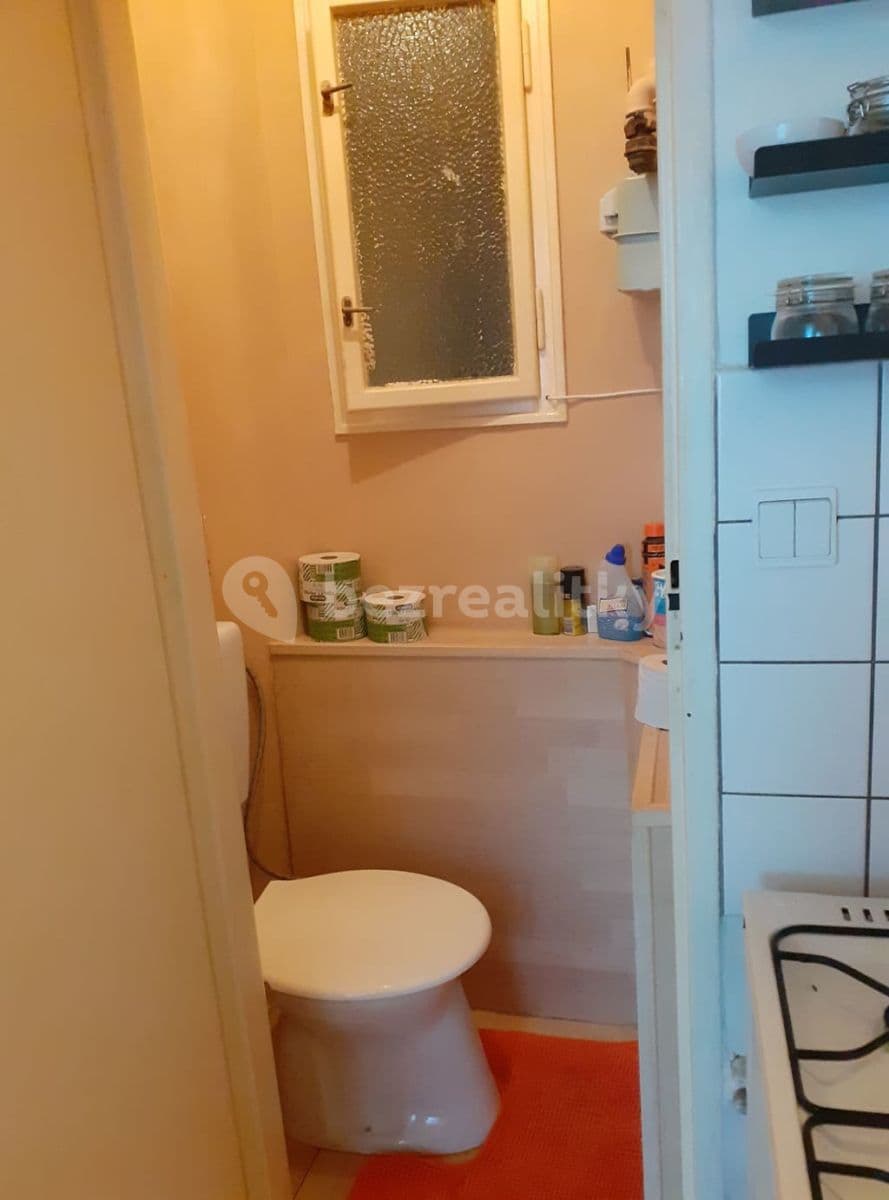 Prenájom bytu 2-izbový 38 m², Sámova, Praha, Praha Prenájom bytu 2-izbový 38 m², Sámova, Praha, Praha