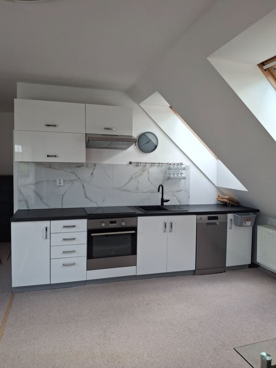 Prenájom bytu 1-izbový 72 m², Holekova, Praha, Praha Prenájom bytu 1-izbový 72 m², Holekova, Praha, Praha