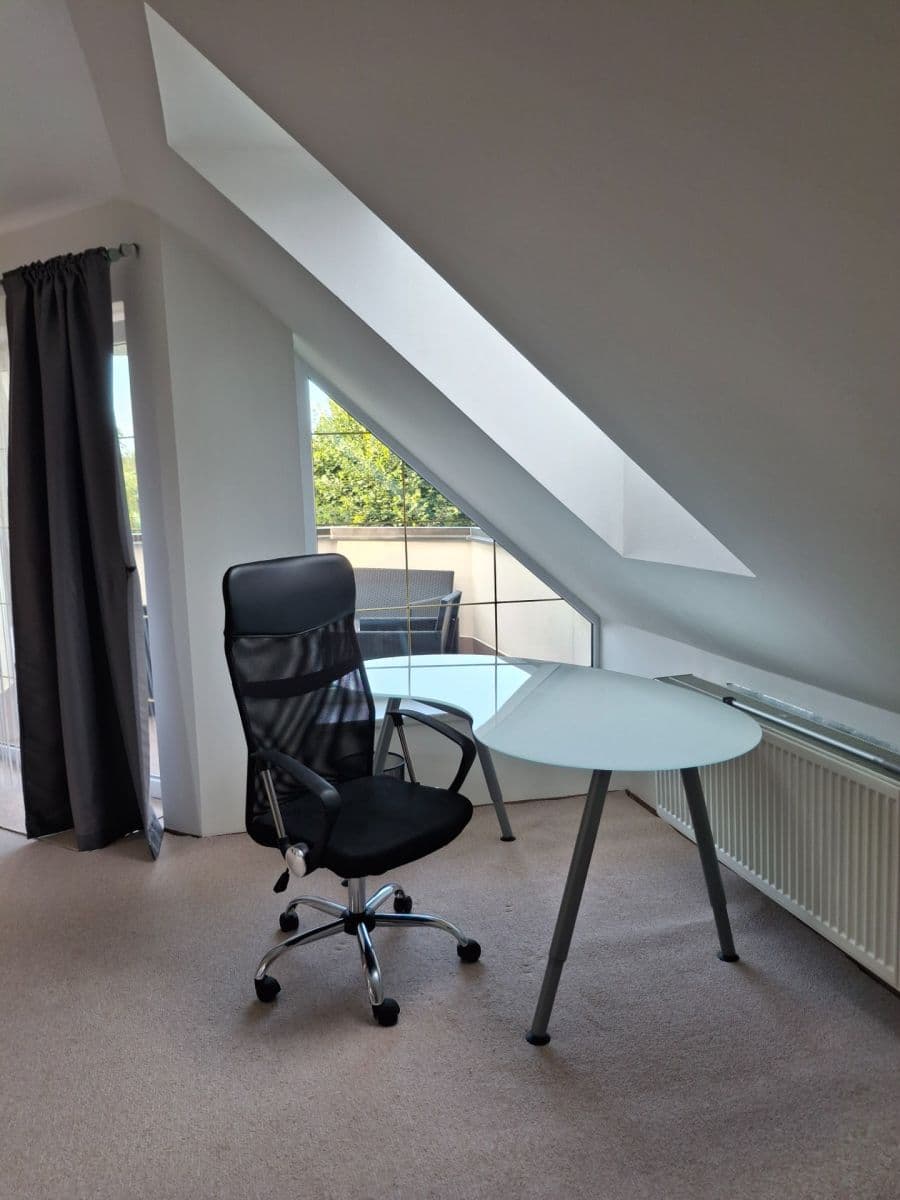 Prenájom bytu 1-izbový 72 m², Holekova, Praha, Praha Prenájom bytu 1-izbový 72 m², Holekova, Praha, Praha