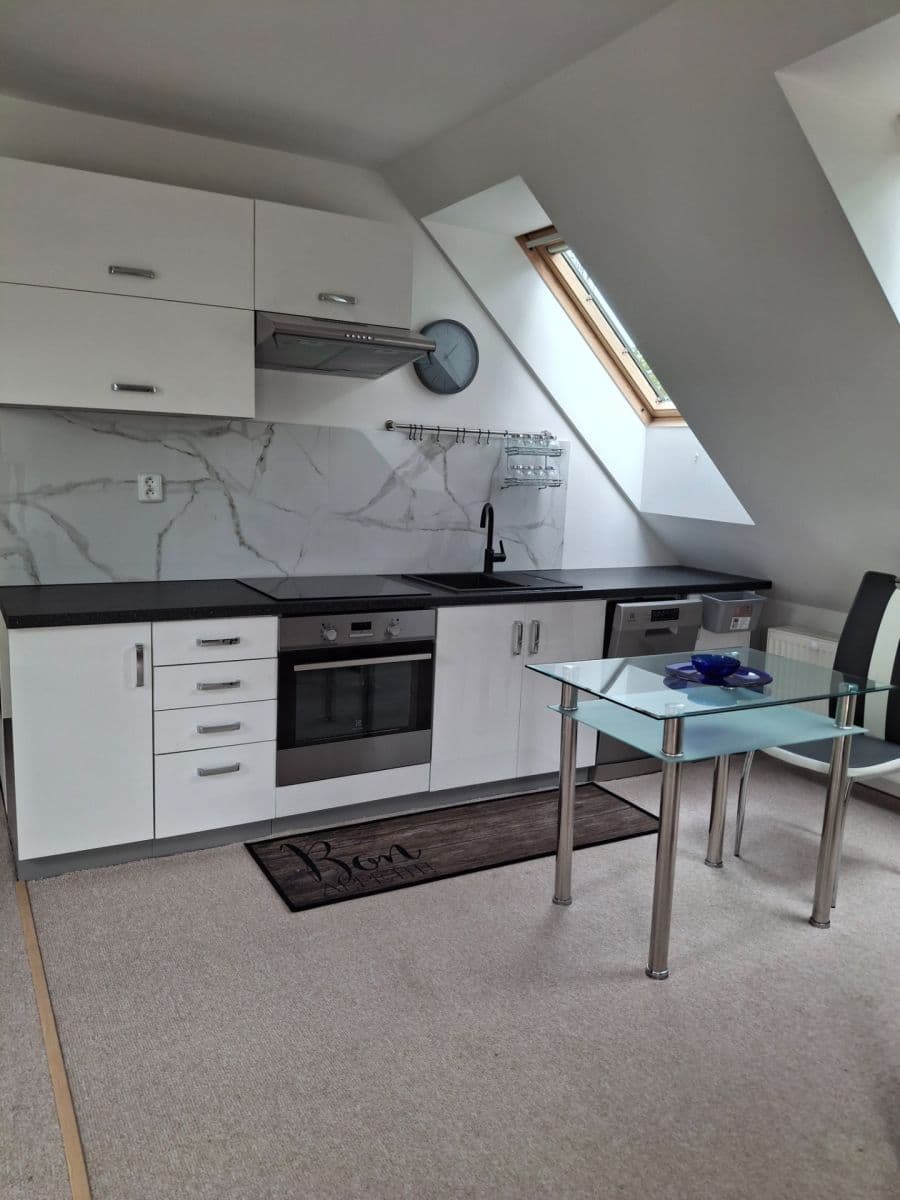 Prenájom bytu 1-izbový 72 m², Holekova, Praha, Praha Prenájom bytu 1-izbový 72 m², Holekova, Praha, Praha