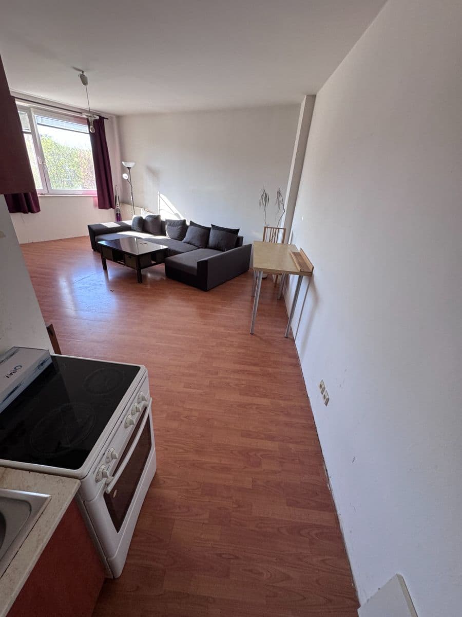 Prenájom bytu Garsoniéra 38 m², K Sídlišti, Tmaň, Středočeský kraj Prenájom bytu Garsoniéra 38 m², K Sídlišti, Tmaň, Středočeský kraj