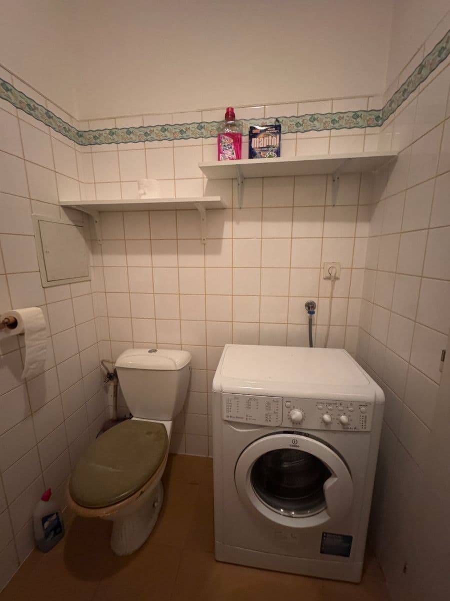 Prenájom bytu Garsoniéra 38 m², K Sídlišti, Tmaň, Středočeský kraj Prenájom bytu Garsoniéra 38 m², K Sídlišti, Tmaň, Středočeský kraj