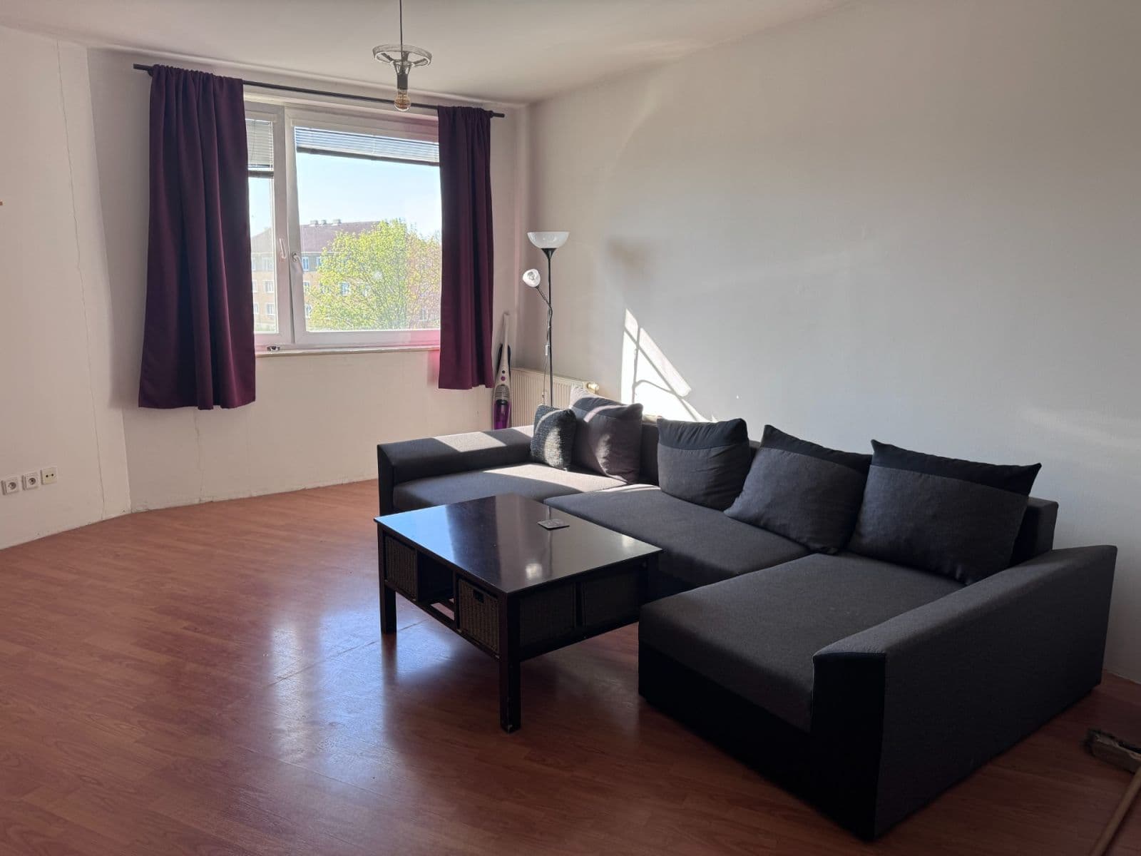 Prenájom bytu Garsoniéra 38 m², K Sídlišti, Tmaň, Středočeský kraj Prenájom bytu Garsoniéra 38 m², K Sídlišti, Tmaň, Středočeský kraj