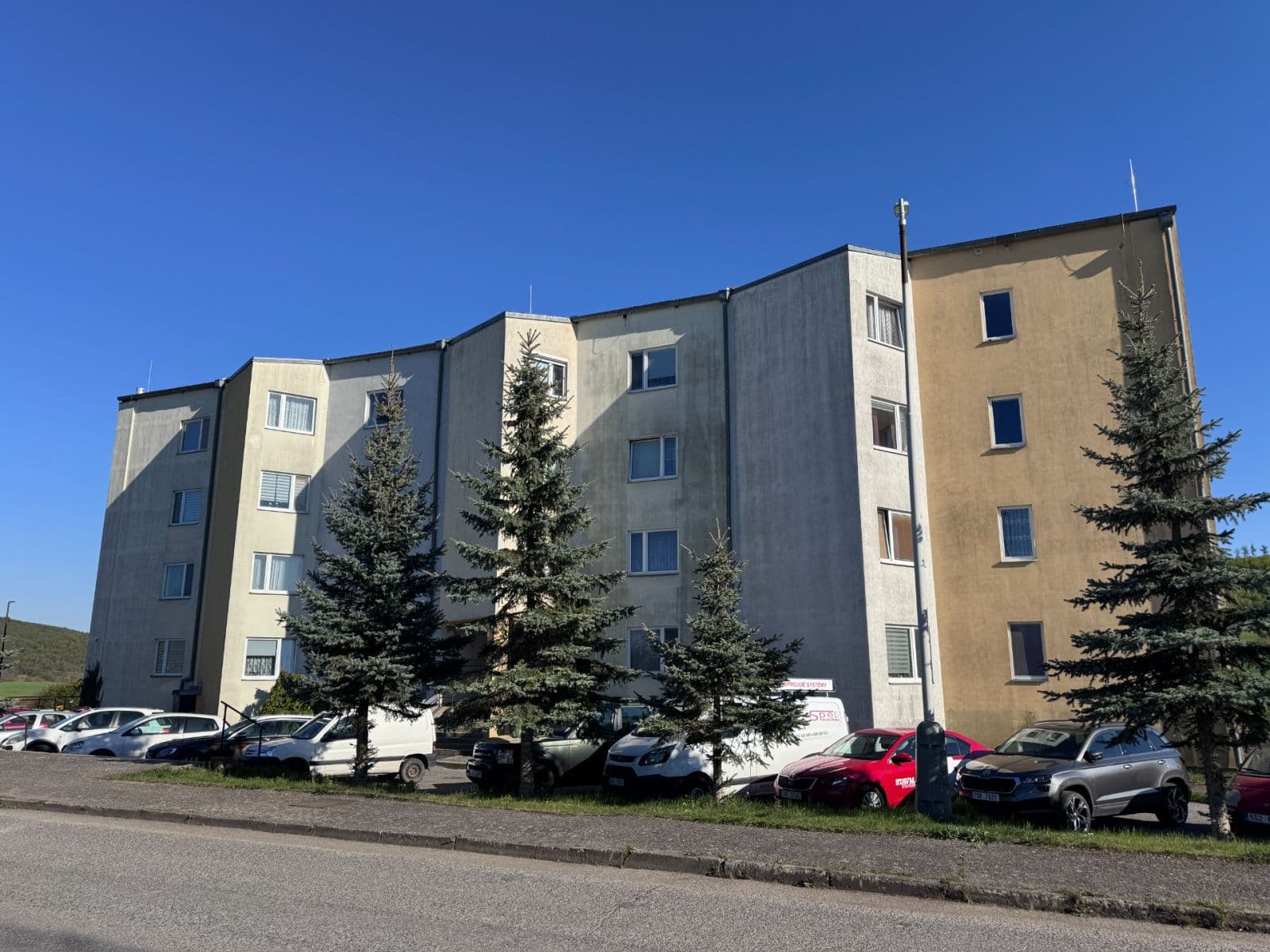 Prenájom bytu Garsoniéra 38 m², K Sídlišti, Tmaň, Středočeský kraj Prenájom bytu Garsoniéra 38 m², K Sídlišti, Tmaň, Středočeský kraj