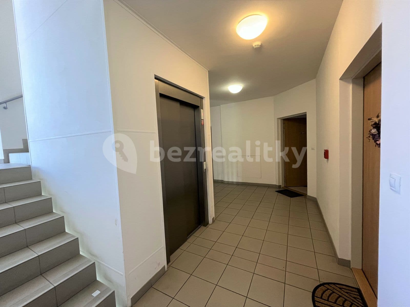 Prenájom bytu 3-izbový 78 m², Nademlejnská, Praha, Praha Prenájom bytu 3-izbový 78 m², Nademlejnská, Praha, Praha