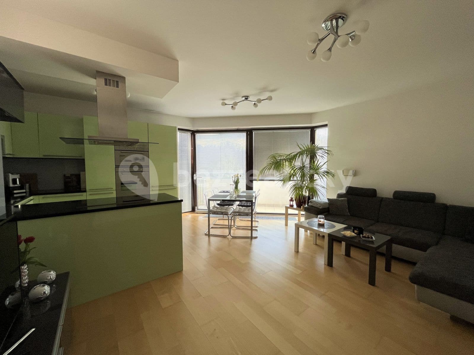 Prenájom bytu 3-izbový 78 m², Nademlejnská, Praha, Praha Prenájom bytu 3-izbový 78 m², Nademlejnská, Praha, Praha