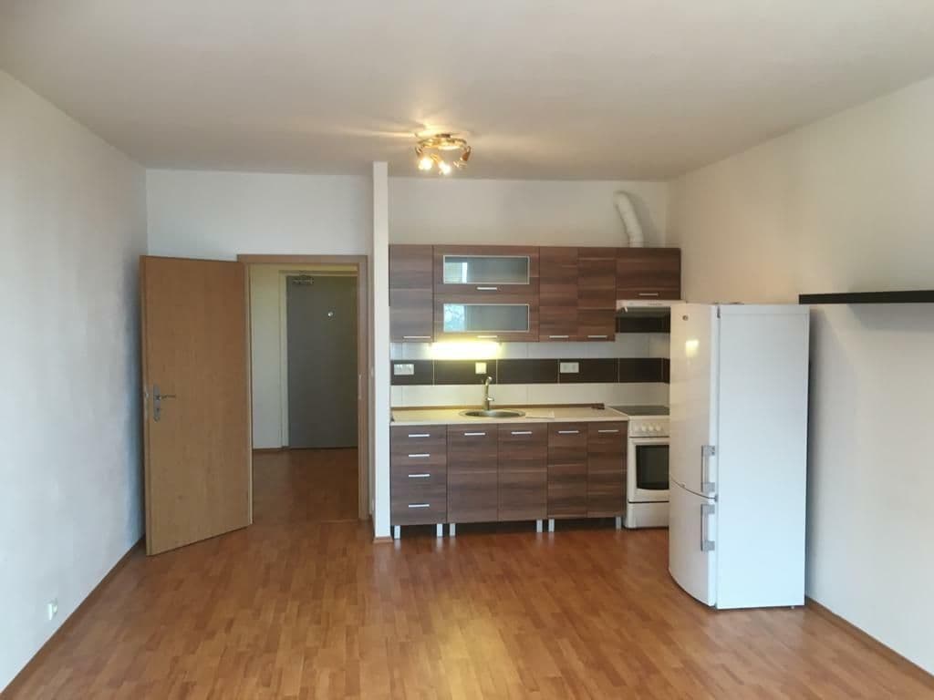 Prenájom bytu 1-izbový 37 m², Na Slatince, Praha, Praha Prenájom bytu 1-izbový 37 m², Na Slatince, Praha, Praha