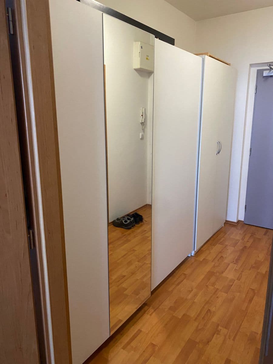 Prenájom bytu 1-izbový 37 m², Na Slatince, Praha, Praha Prenájom bytu 1-izbový 37 m², Na Slatince, Praha, Praha