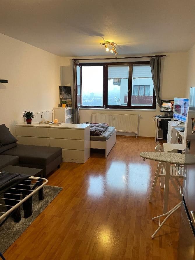 Prenájom bytu 1-izbový 37 m², Na Slatince, Praha, Praha Prenájom bytu 1-izbový 37 m², Na Slatince, Praha, Praha