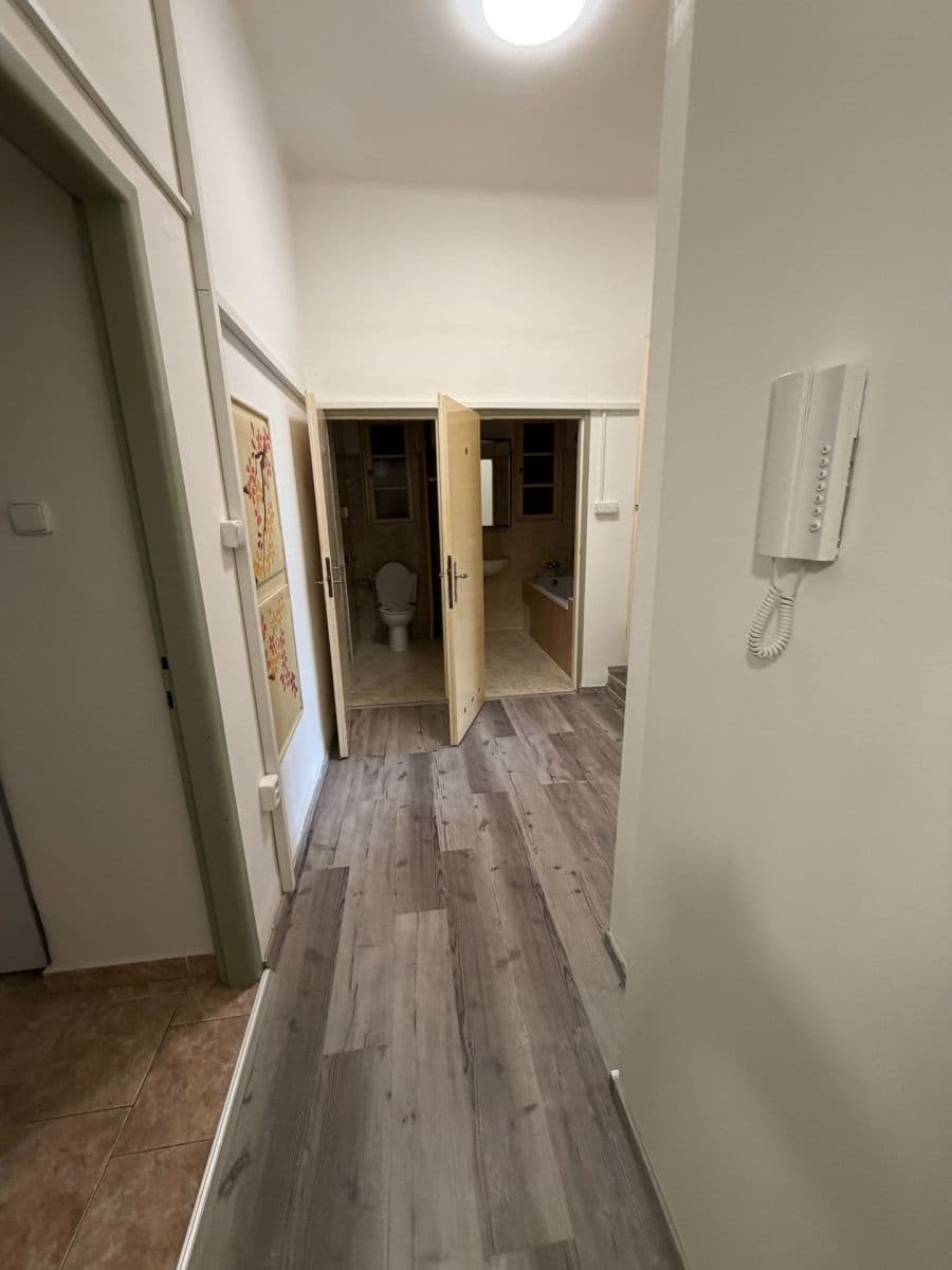 Prenájom bytu 2-izbový 70 m², Kandertova, Praha, Praha Prenájom bytu 2-izbový 70 m², Kandertova, Praha, Praha