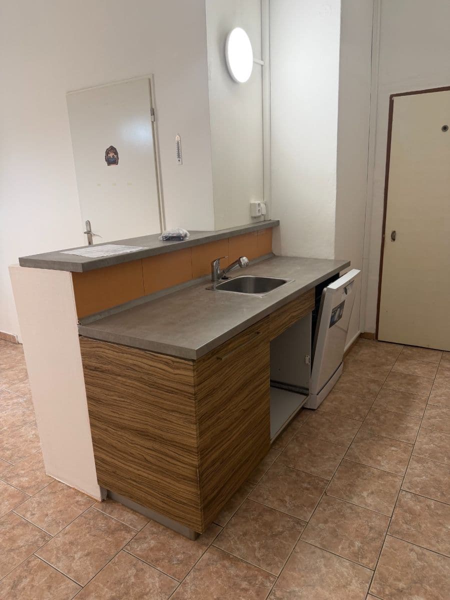 Prenájom bytu 2-izbový 70 m², Kandertova, Praha, Praha Prenájom bytu 2-izbový 70 m², Kandertova, Praha, Praha