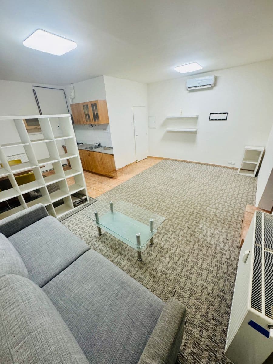 Prenájom bytu 1-izbový 34 m², Staškova, Liberec, Liberecký kraj Prenájom bytu 1-izbový 34 m², Staškova, Liberec, Liberecký kraj