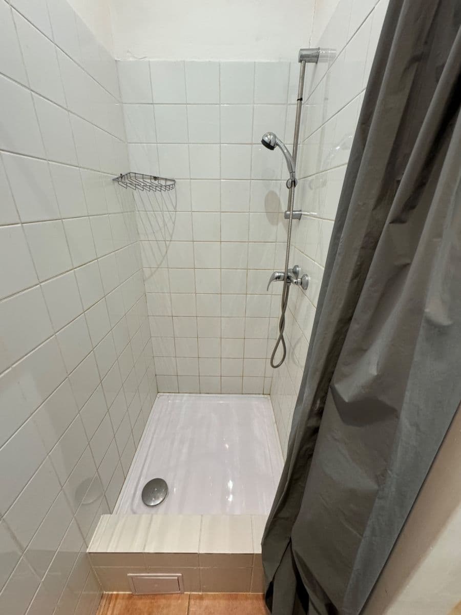 Prenájom bytu 1-izbový 34 m², Staškova, Liberec, Liberecký kraj Prenájom bytu 1-izbový 34 m², Staškova, Liberec, Liberecký kraj