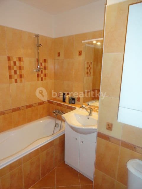 Prenájom bytu 2-izbový 47 m², Poljanovova, Praha, Praha Prenájom bytu 2-izbový 47 m², Poljanovova, Praha, Praha