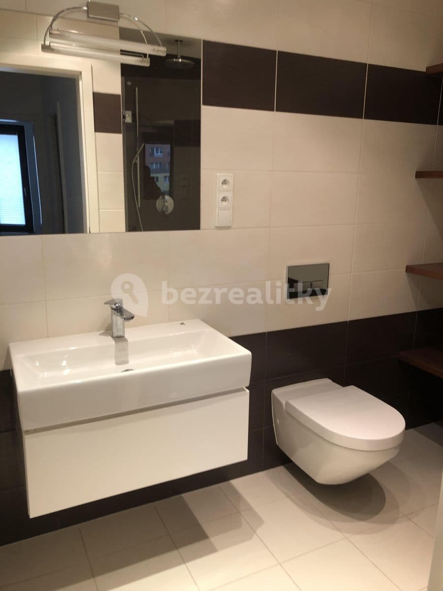 Prenájom bytu 4-izbový 110 m², Baarova, Praha, Praha Prenájom bytu 4-izbový 110 m², Baarova, Praha, Praha