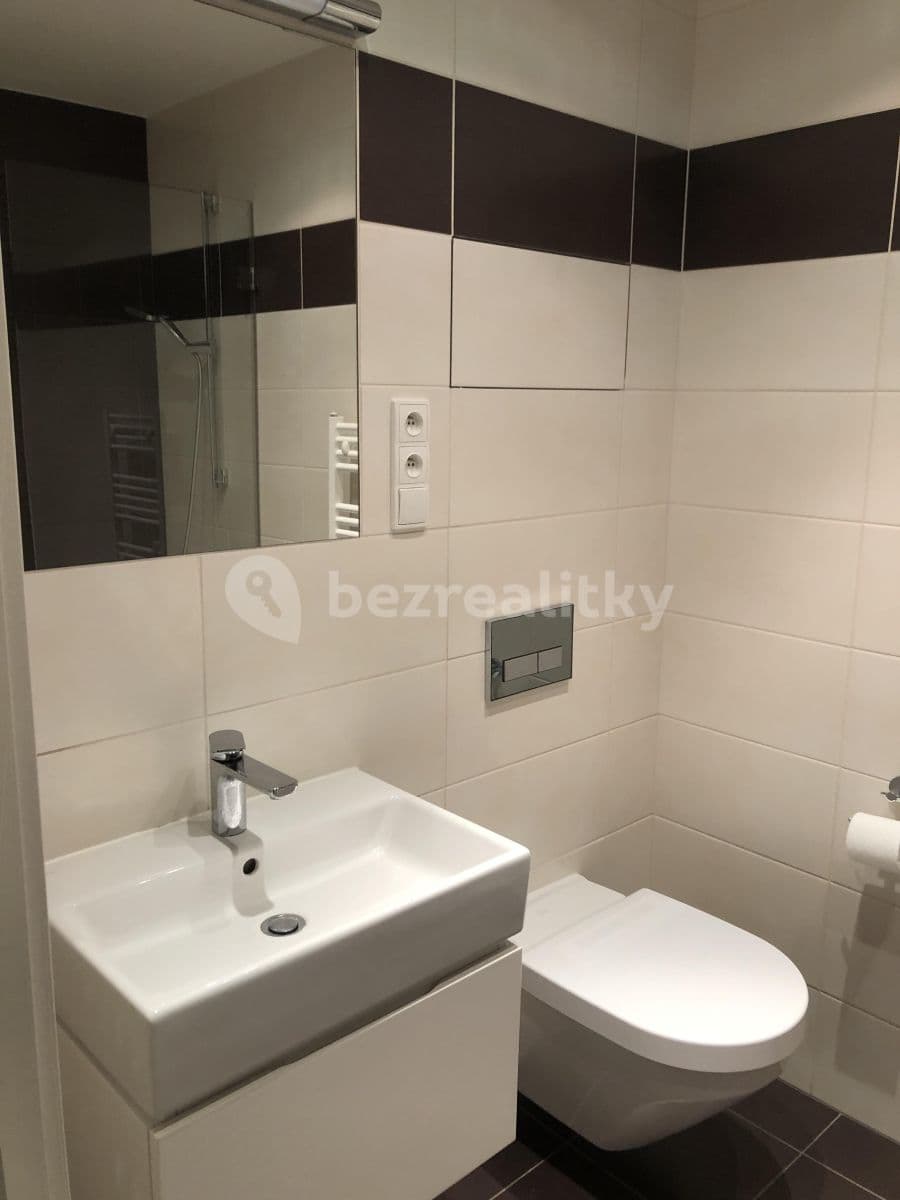 Prenájom bytu 4-izbový 110 m², Baarova, Praha, Praha Prenájom bytu 4-izbový 110 m², Baarova, Praha, Praha