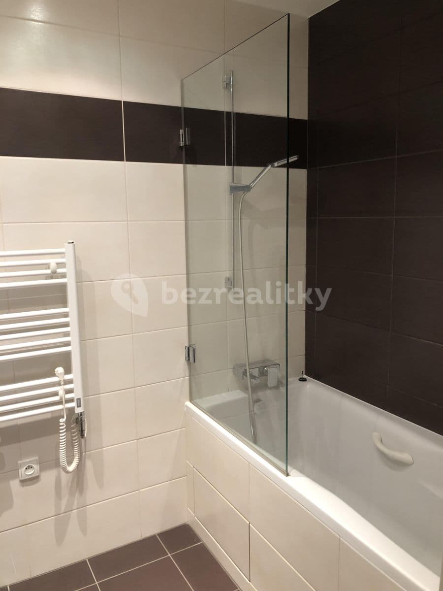 Prenájom bytu 4-izbový 110 m², Baarova, Praha, Praha Prenájom bytu 4-izbový 110 m², Baarova, Praha, Praha
