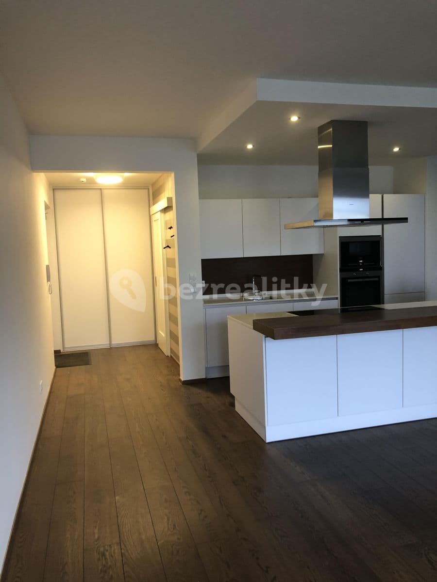 Prenájom bytu 4-izbový 110 m², Baarova, Praha, Praha Prenájom bytu 4-izbový 110 m², Baarova, Praha, Praha