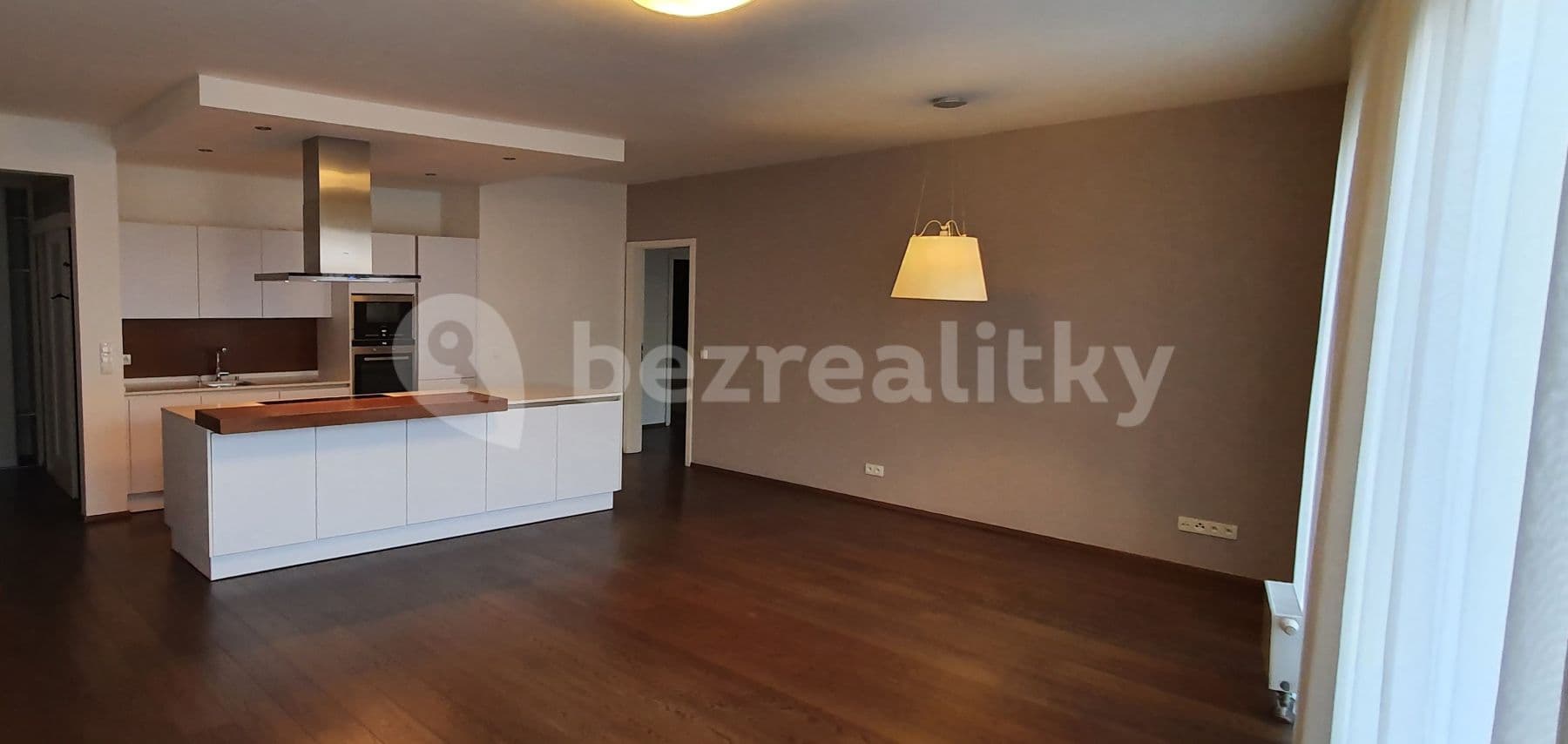 Prenájom bytu 4-izbový 110 m², Baarova, Praha, Praha Prenájom bytu 4-izbový 110 m², Baarova, Praha, Praha