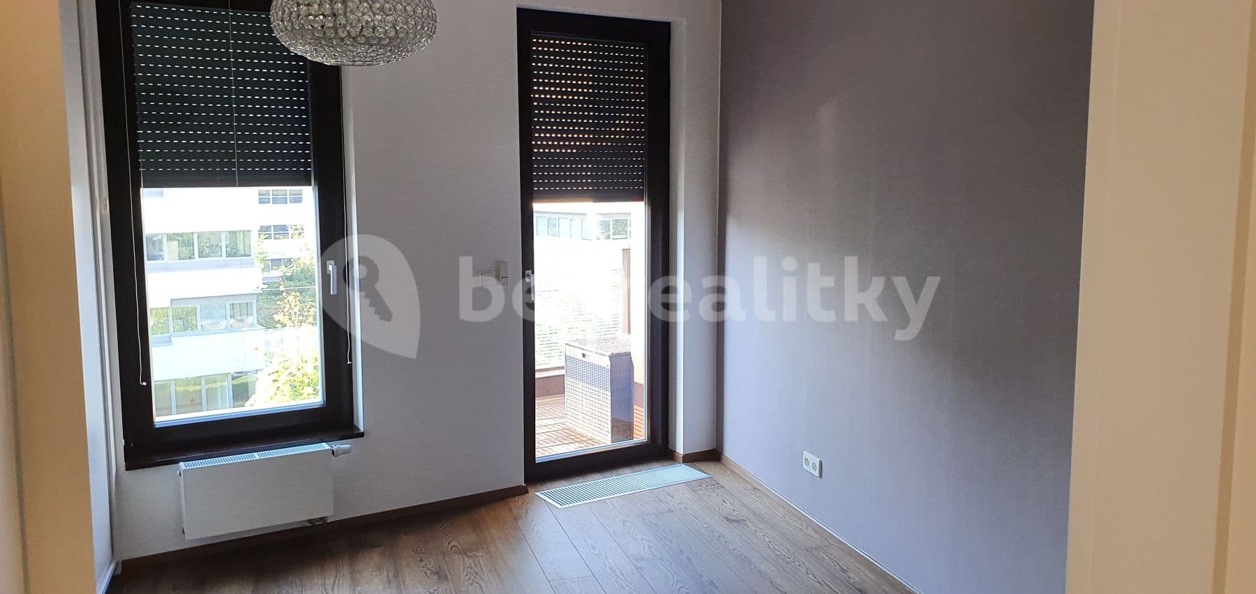 Prenájom bytu 4-izbový 110 m², Baarova, Praha, Praha Prenájom bytu 4-izbový 110 m², Baarova, Praha, Praha