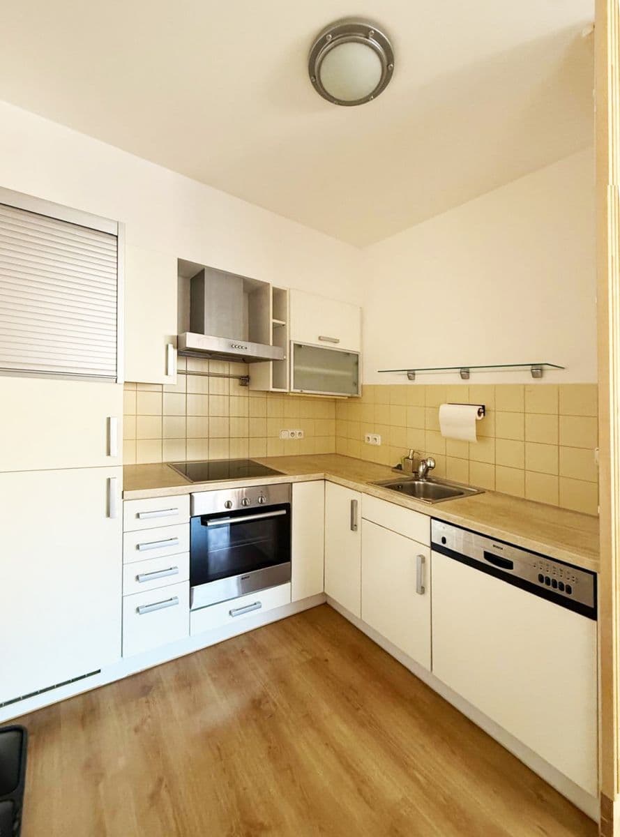 Prenájom bytu 2-izbový 50 m², Mojmírova, Praha, Praha Prenájom bytu 2-izbový 50 m², Mojmírova, Praha, Praha
