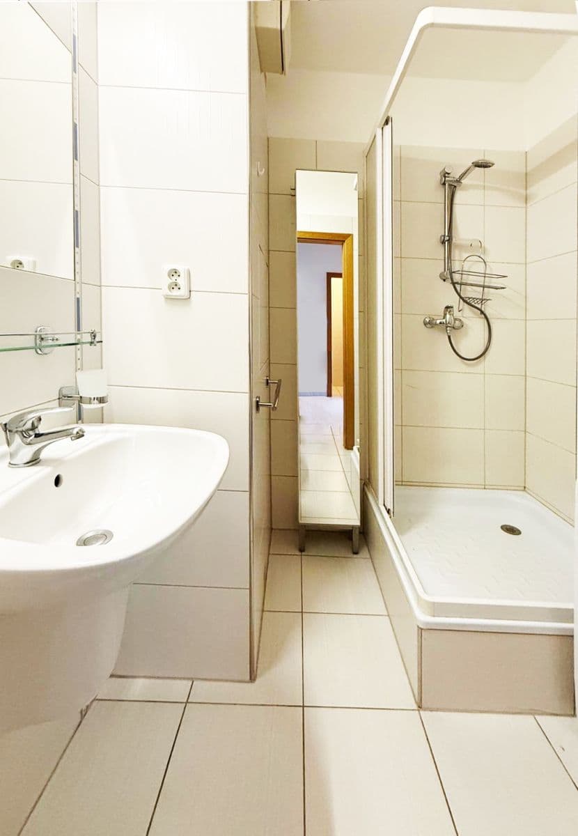 Prenájom bytu 2-izbový 50 m², Mojmírova, Praha, Praha Prenájom bytu 2-izbový 50 m², Mojmírova, Praha, Praha
