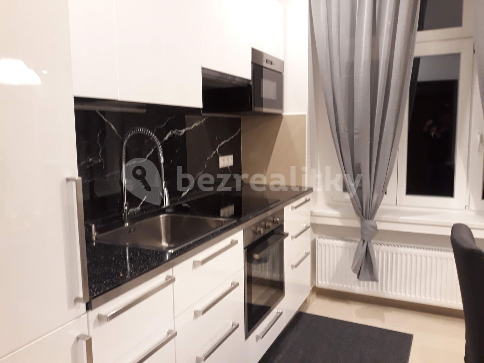 Prenájom bytu 2-izbový 54 m², Nuselská, Praha, Praha Prenájom bytu 2-izbový 54 m², Nuselská, Praha, Praha