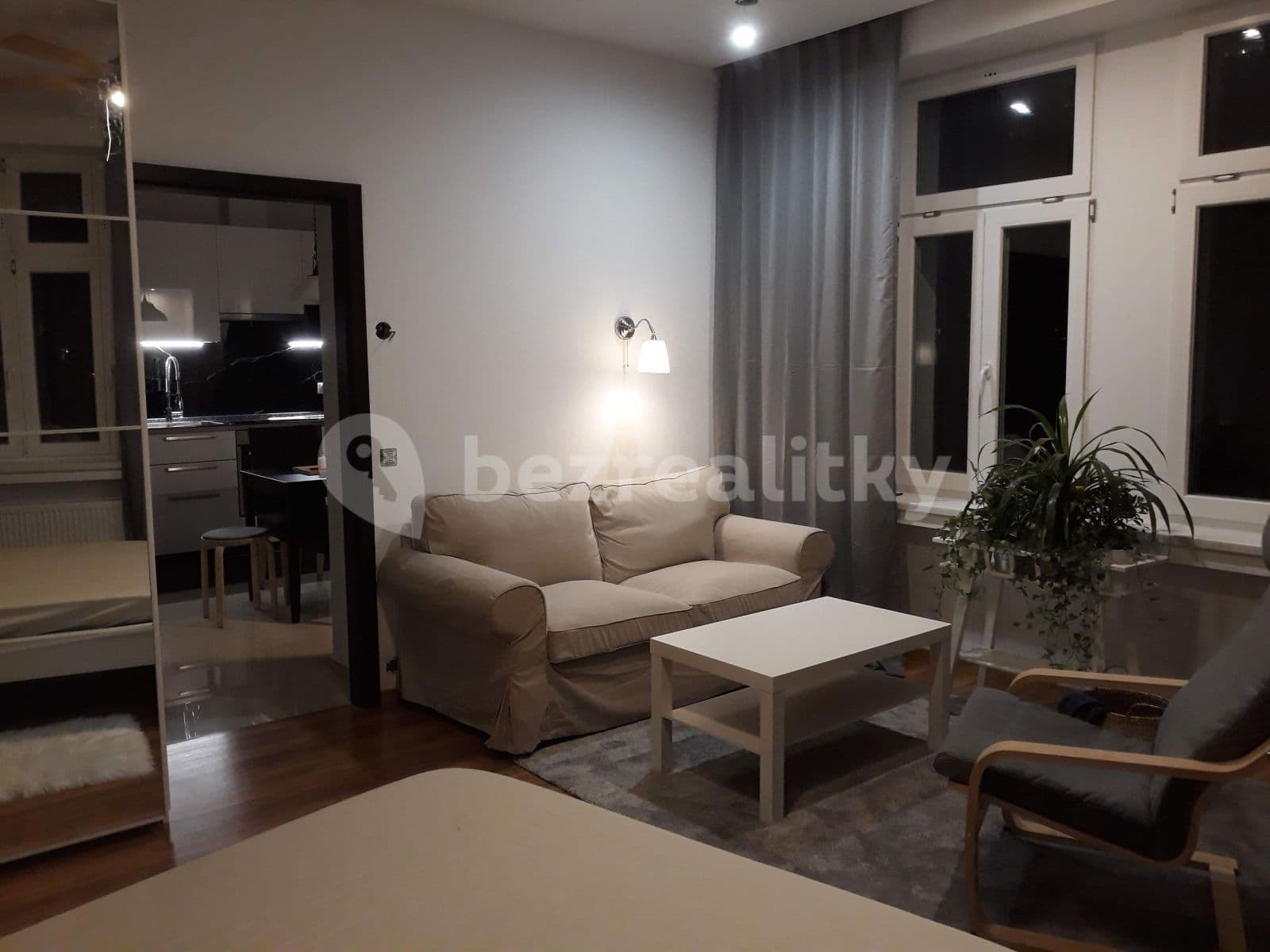 Prenájom bytu 2-izbový 54 m², Nuselská, Praha, Praha Prenájom bytu 2-izbový 54 m², Nuselská, Praha, Praha