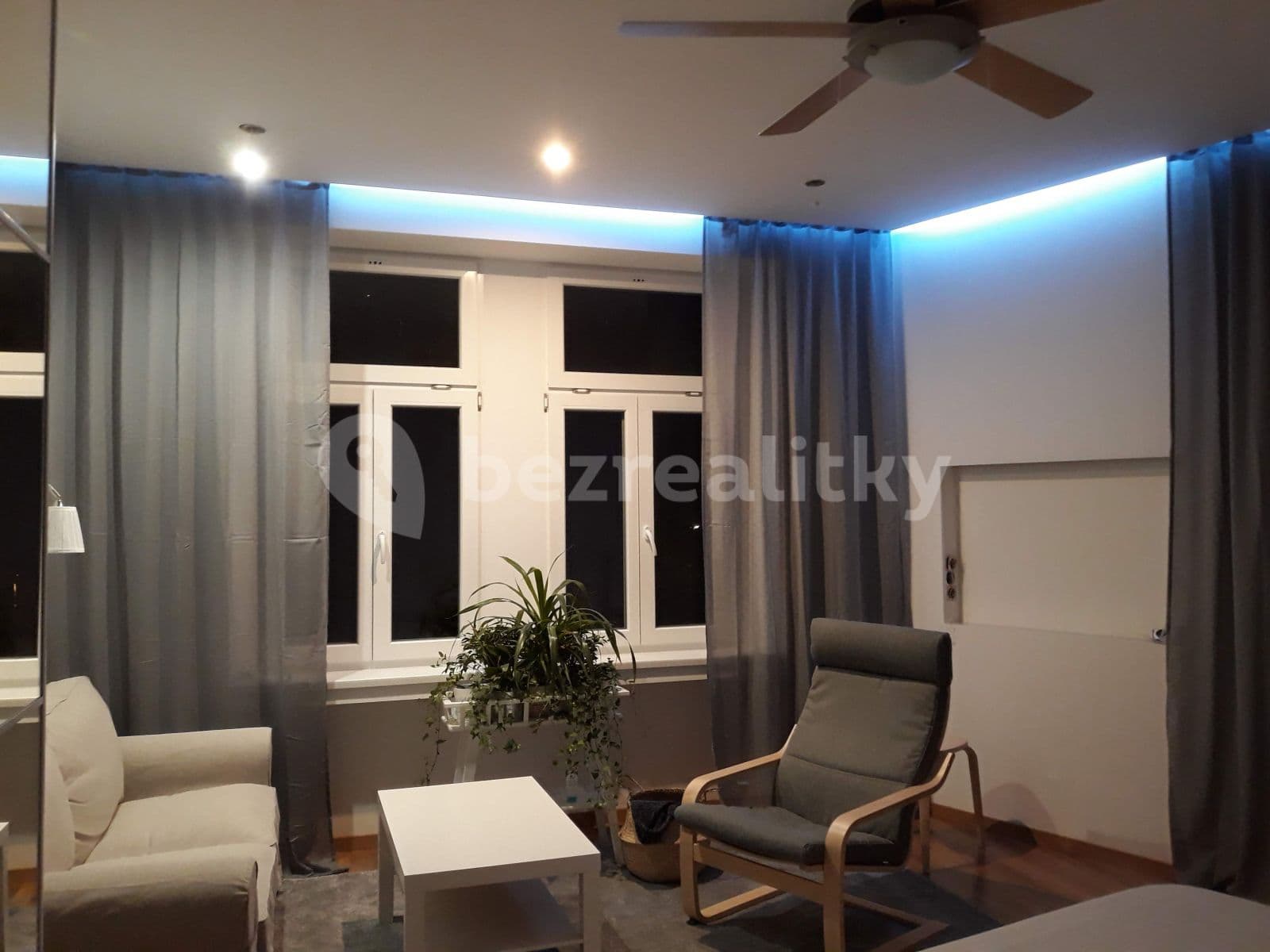 Prenájom bytu 2-izbový 54 m², Nuselská, Praha, Praha Prenájom bytu 2-izbový 54 m², Nuselská, Praha, Praha