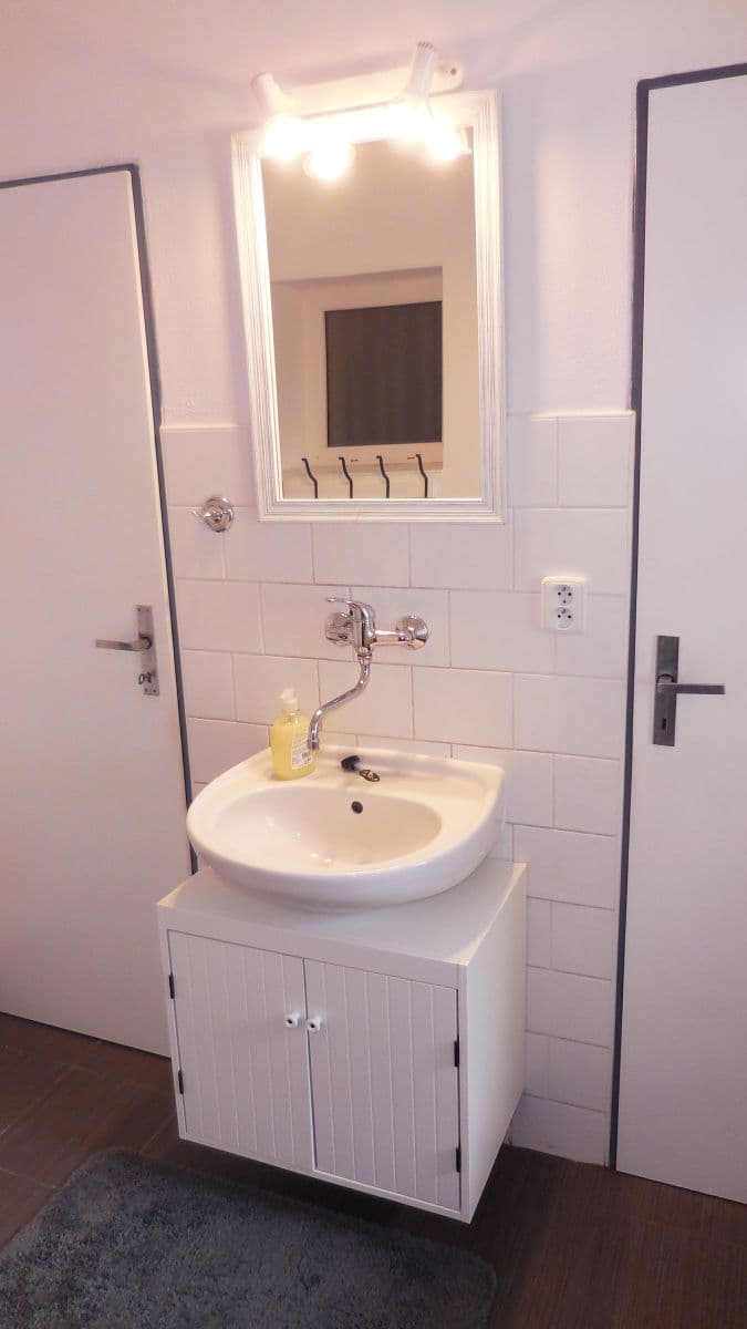 Prenájom bytu 16 m², Českobrodská, Praha, Praha Prenájom bytu 16 m², Českobrodská, Praha, Praha