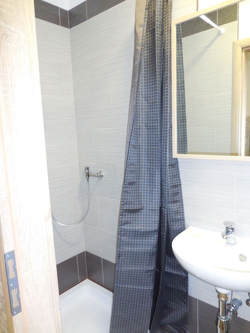 Prenájom bytu 16 m², Českobrodská, Praha, Praha Prenájom bytu 16 m², Českobrodská, Praha, Praha
