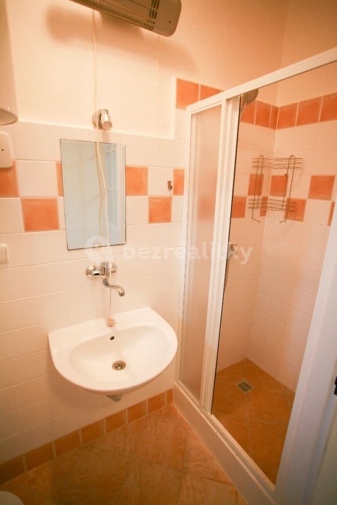 Prenájom bytu 1-izbový 36 m², Renneská třída, Brno, Jihomoravský kraj Prenájom bytu 1-izbový 36 m², Renneská třída, Brno, Jihomoravský kraj