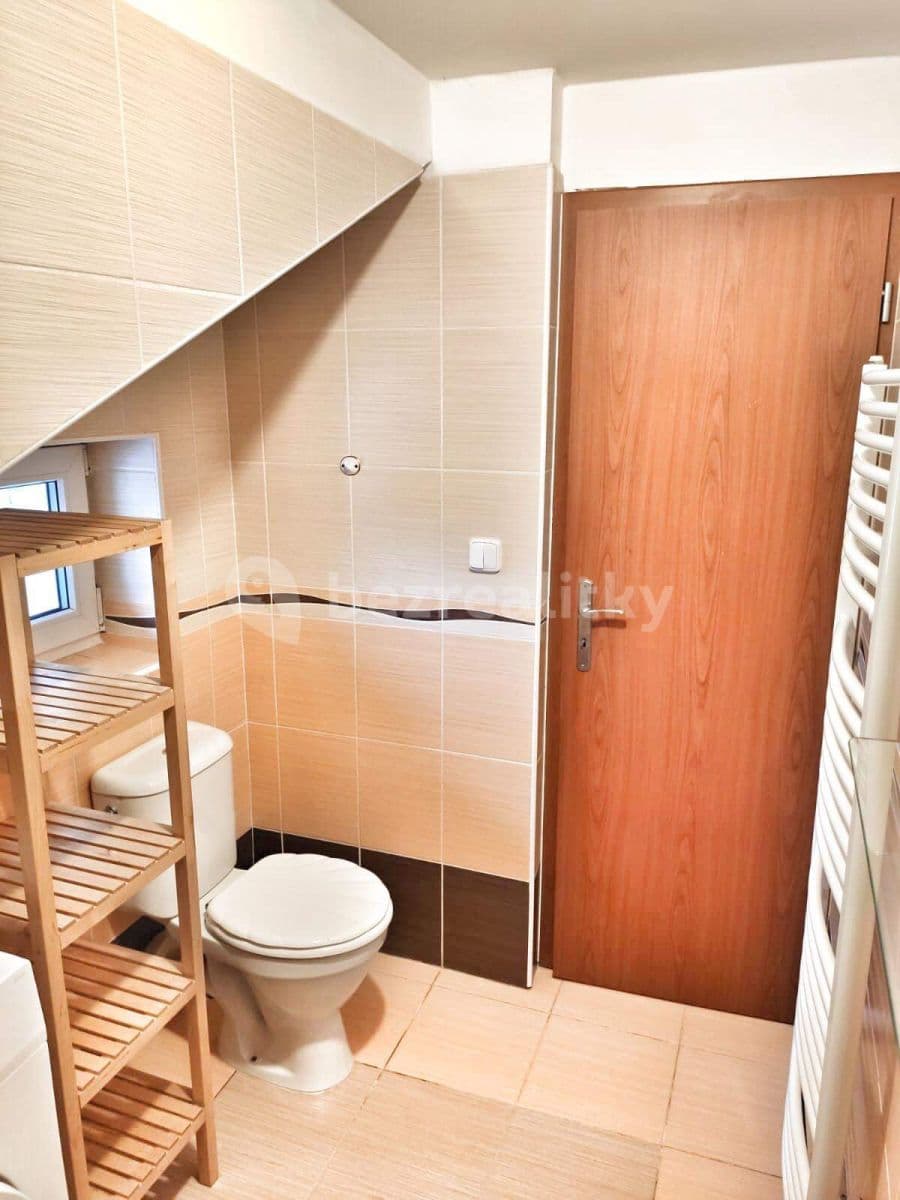 Prenájom bytu 2-izbový 45 m², Unhošťská, Hostivice, Středočeský kraj Prenájom bytu 2-izbový 45 m², Unhošťská, Hostivice, Středočeský kraj