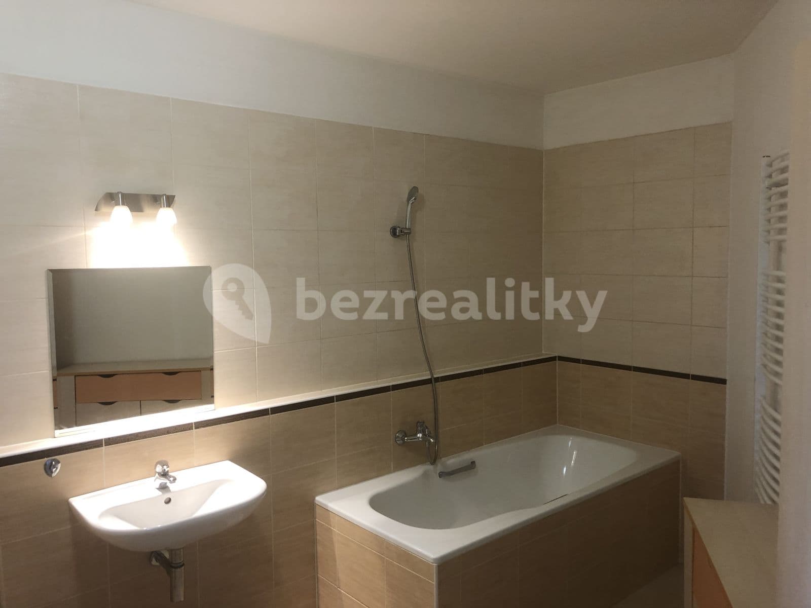 Prenájom bytu 1-izbový 44 m², Athénská, Praha, Praha Prenájom bytu 1-izbový 44 m², Athénská, Praha, Praha